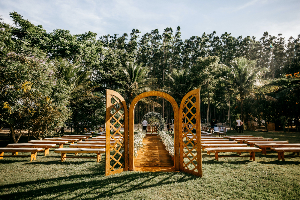 Read more about the article Creating an Enchanting Outdoor Event Venue: Essential Turf Supplies to Consider