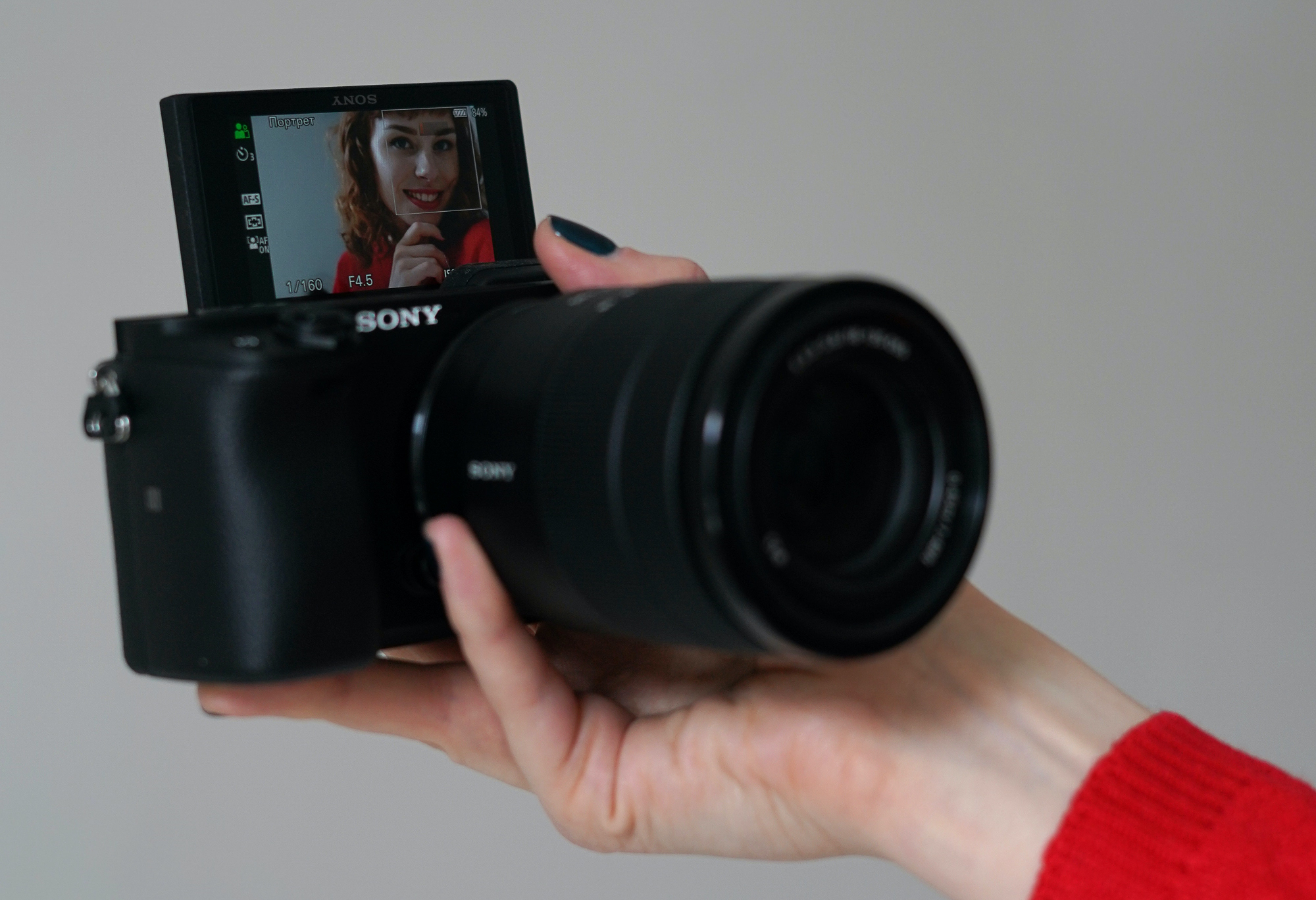 Read more about the article Creativity Unleashed: Professional Photographers vs. Selfies