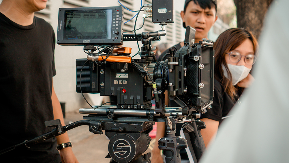 Read more about the article Essential Factors to Consider When Choosing a Wedding Videographer and Photography Company